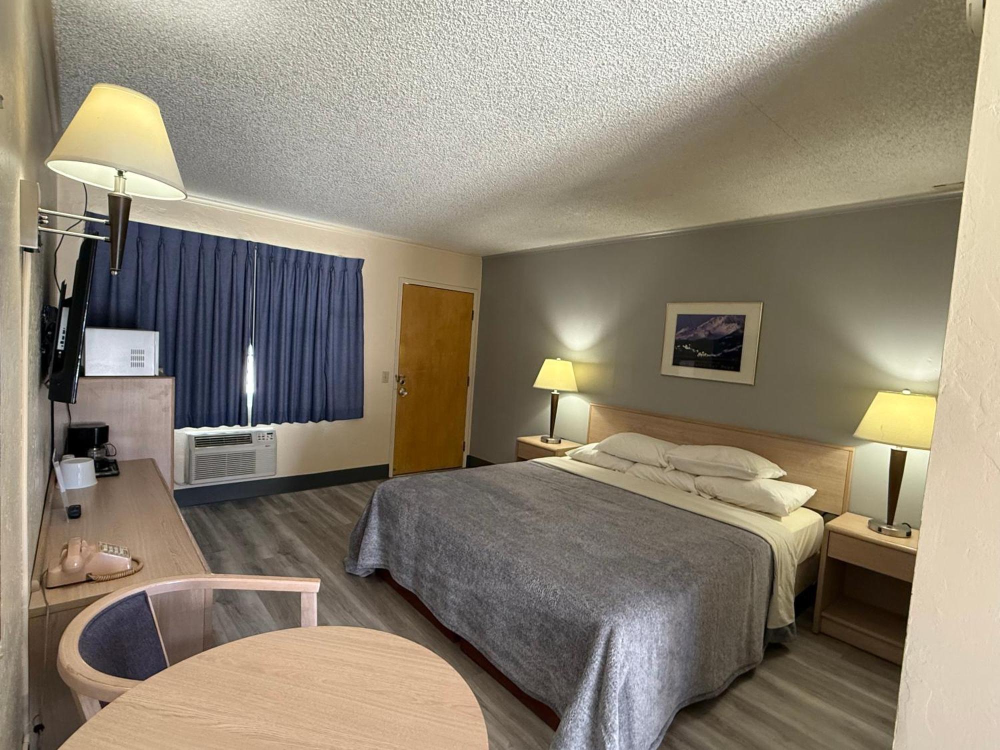 Pine Needles Inn Mount Shasta Εξωτερικό φωτογραφία