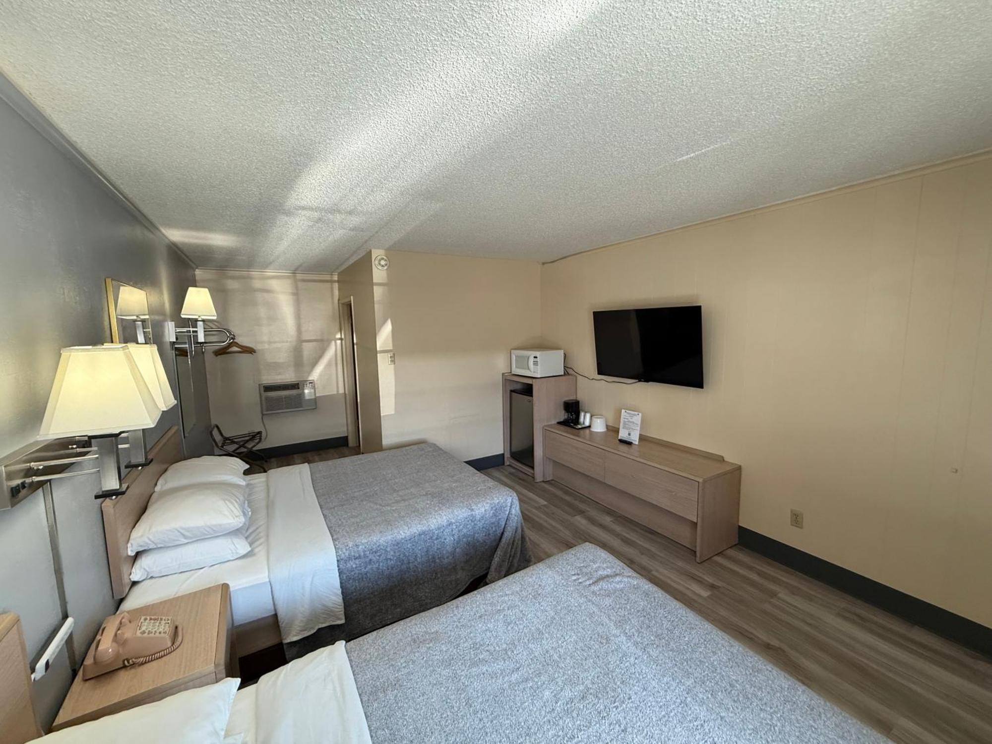 Pine Needles Inn Mount Shasta Εξωτερικό φωτογραφία