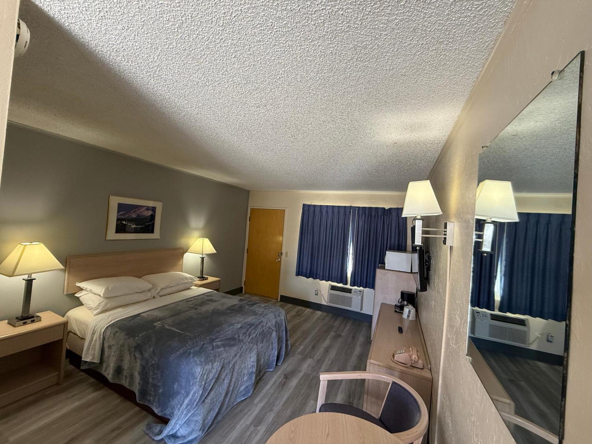 Pine Needles Inn Mount Shasta Εξωτερικό φωτογραφία