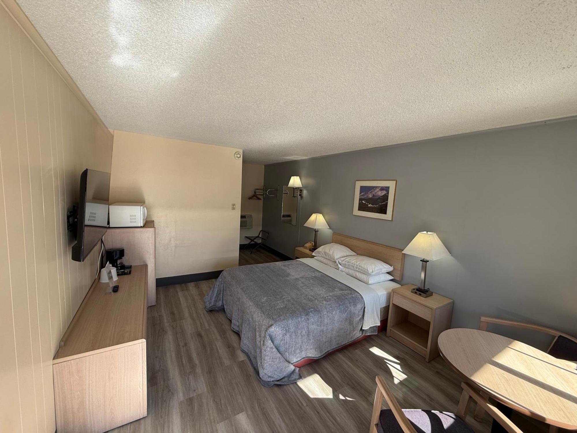 Pine Needles Inn Mount Shasta Εξωτερικό φωτογραφία