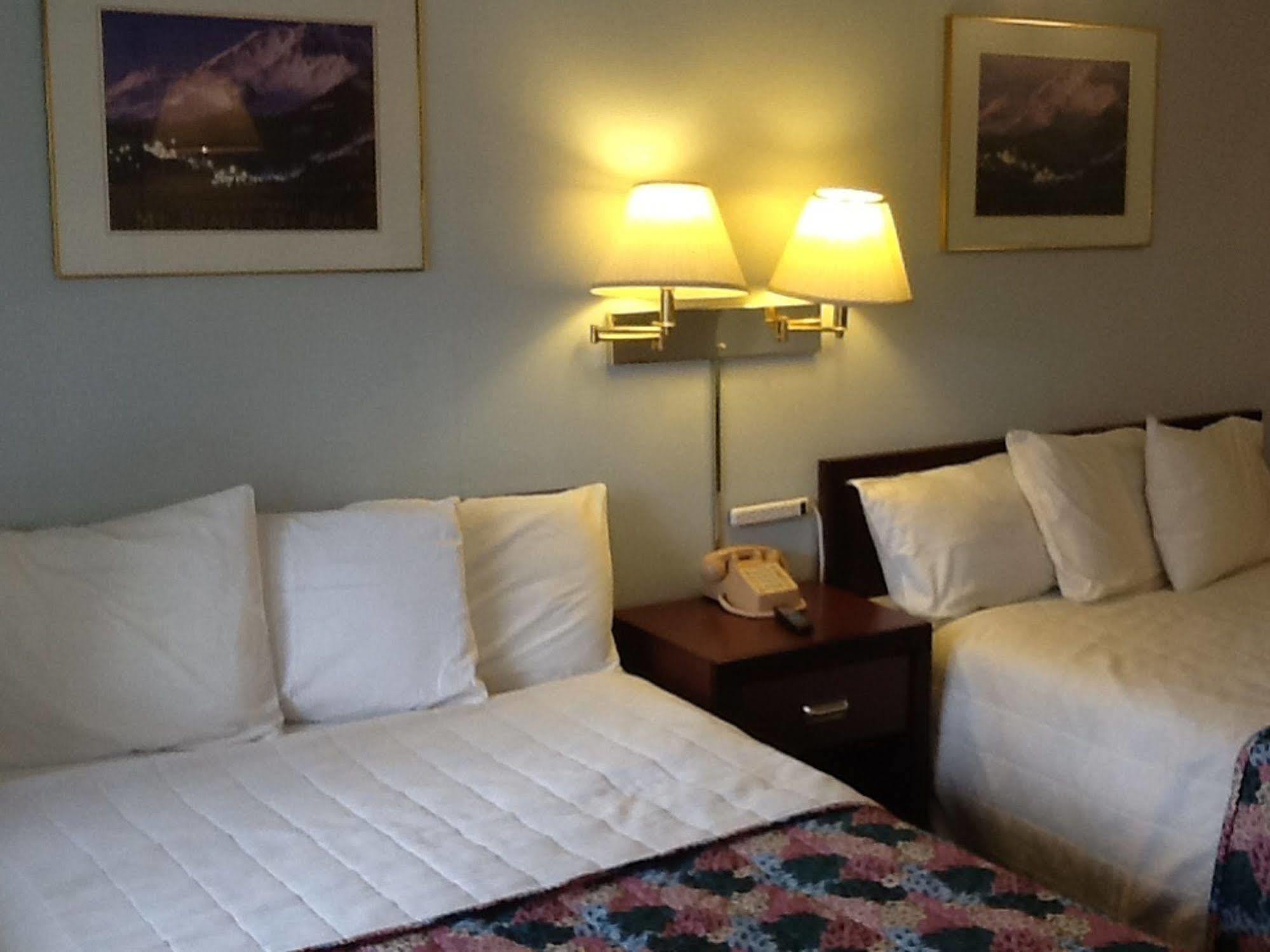 Pine Needles Inn Mount Shasta Εξωτερικό φωτογραφία