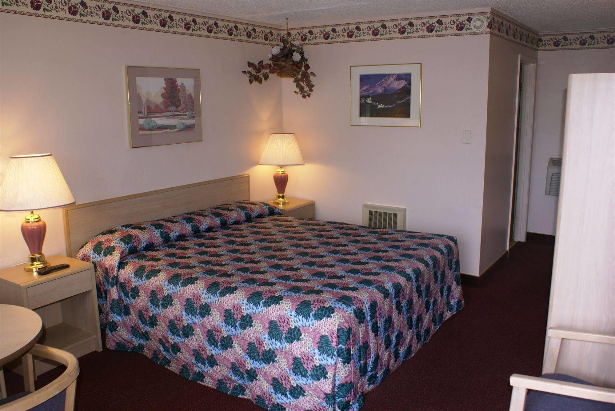 Pine Needles Inn Mount Shasta Εξωτερικό φωτογραφία