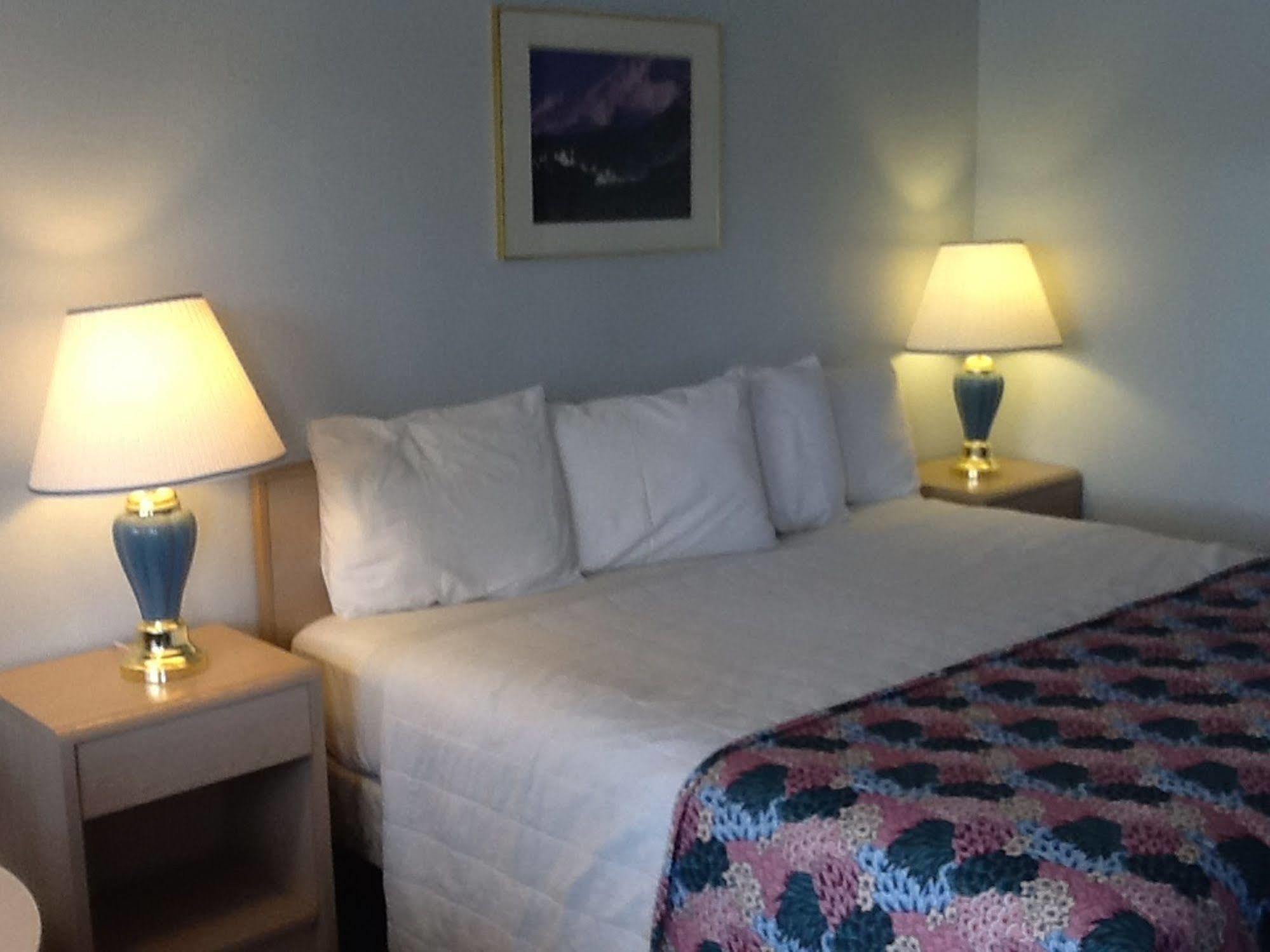 Pine Needles Inn Mount Shasta Εξωτερικό φωτογραφία