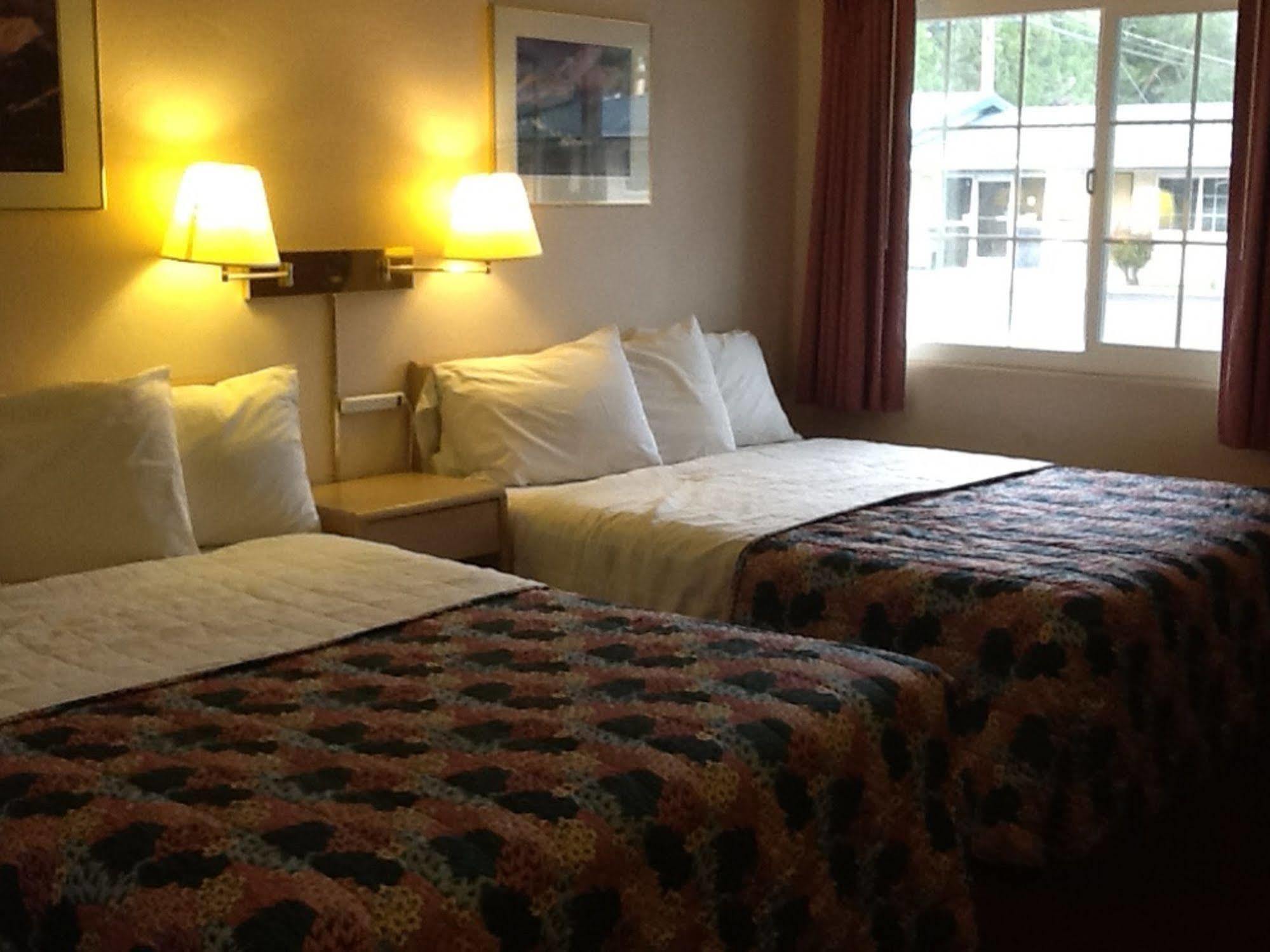 Pine Needles Inn Mount Shasta Εξωτερικό φωτογραφία