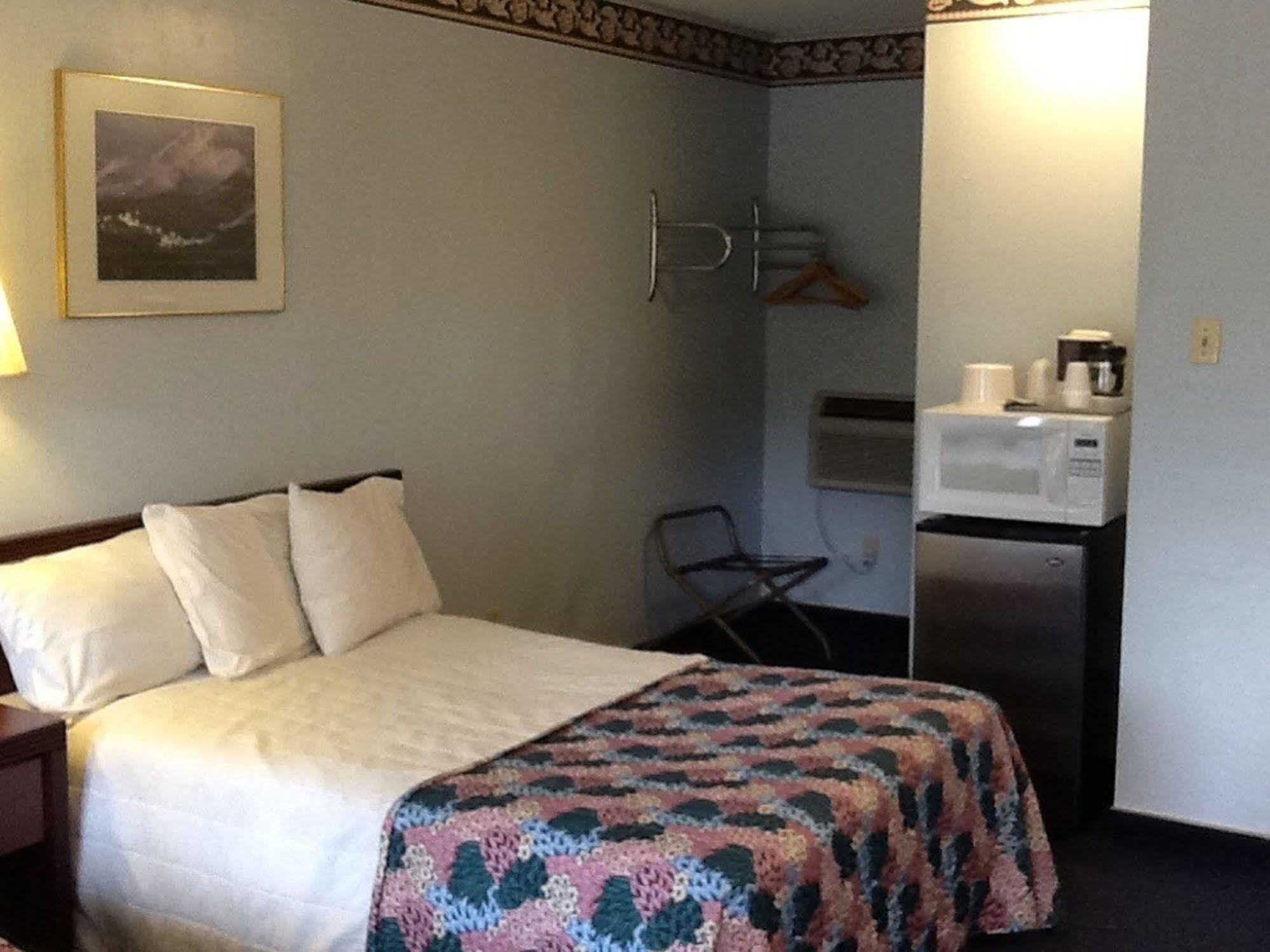 Pine Needles Inn Mount Shasta Εξωτερικό φωτογραφία
